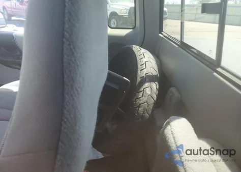 2000 Ford Ranger Super Cab from USA, damaged, VIN 1FTYR14V6YTB20058